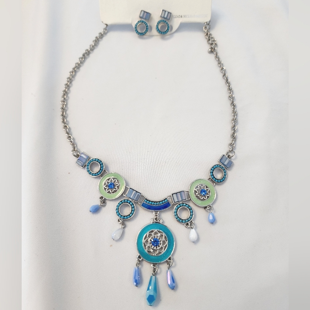 NWT Western 4 Shades of Blue Crystals Necklace & Earring Set Silver Chain
